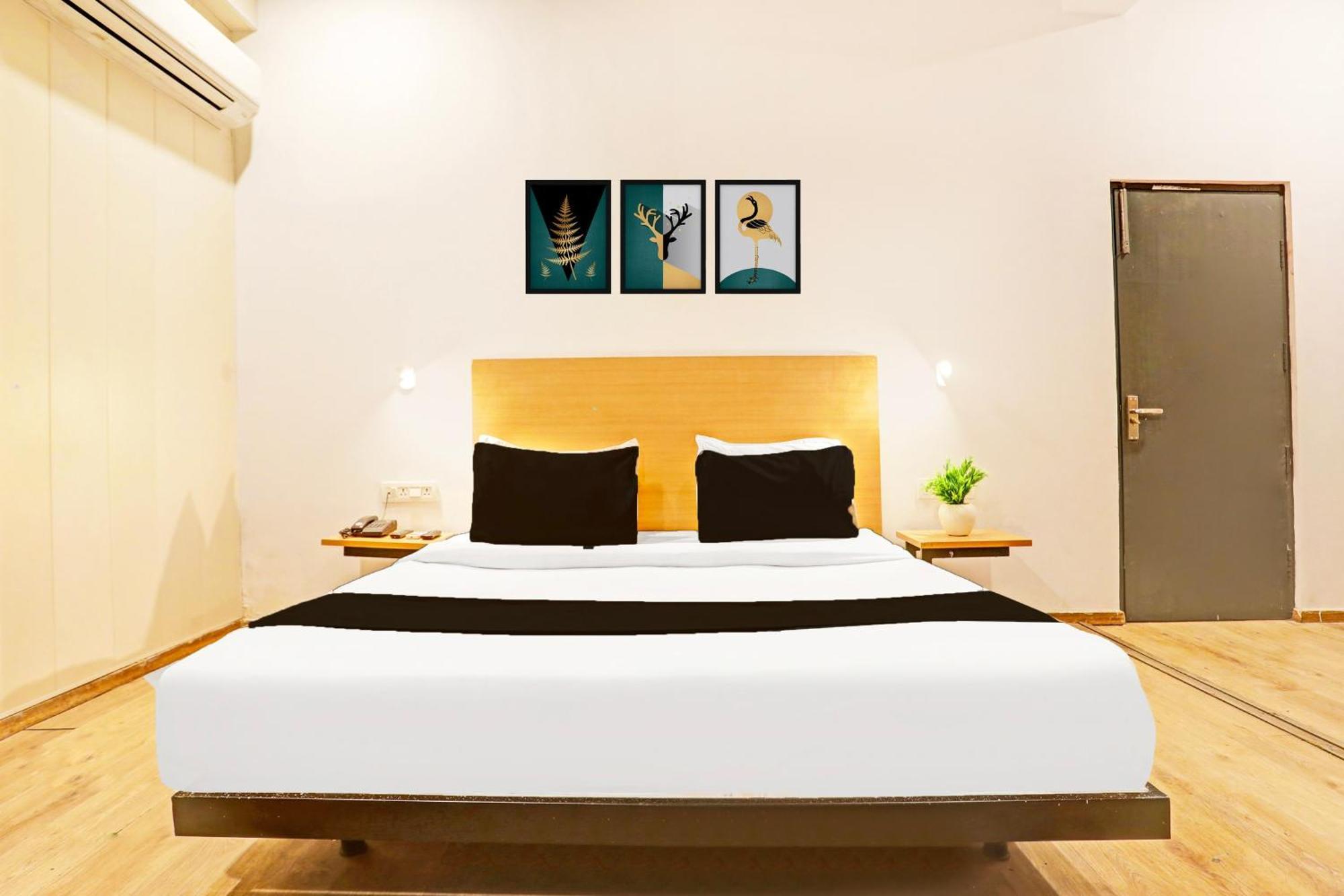 Super Townhouse Vijay Khand Gomti Nagar Lucknow Zewnętrze zdjęcie
