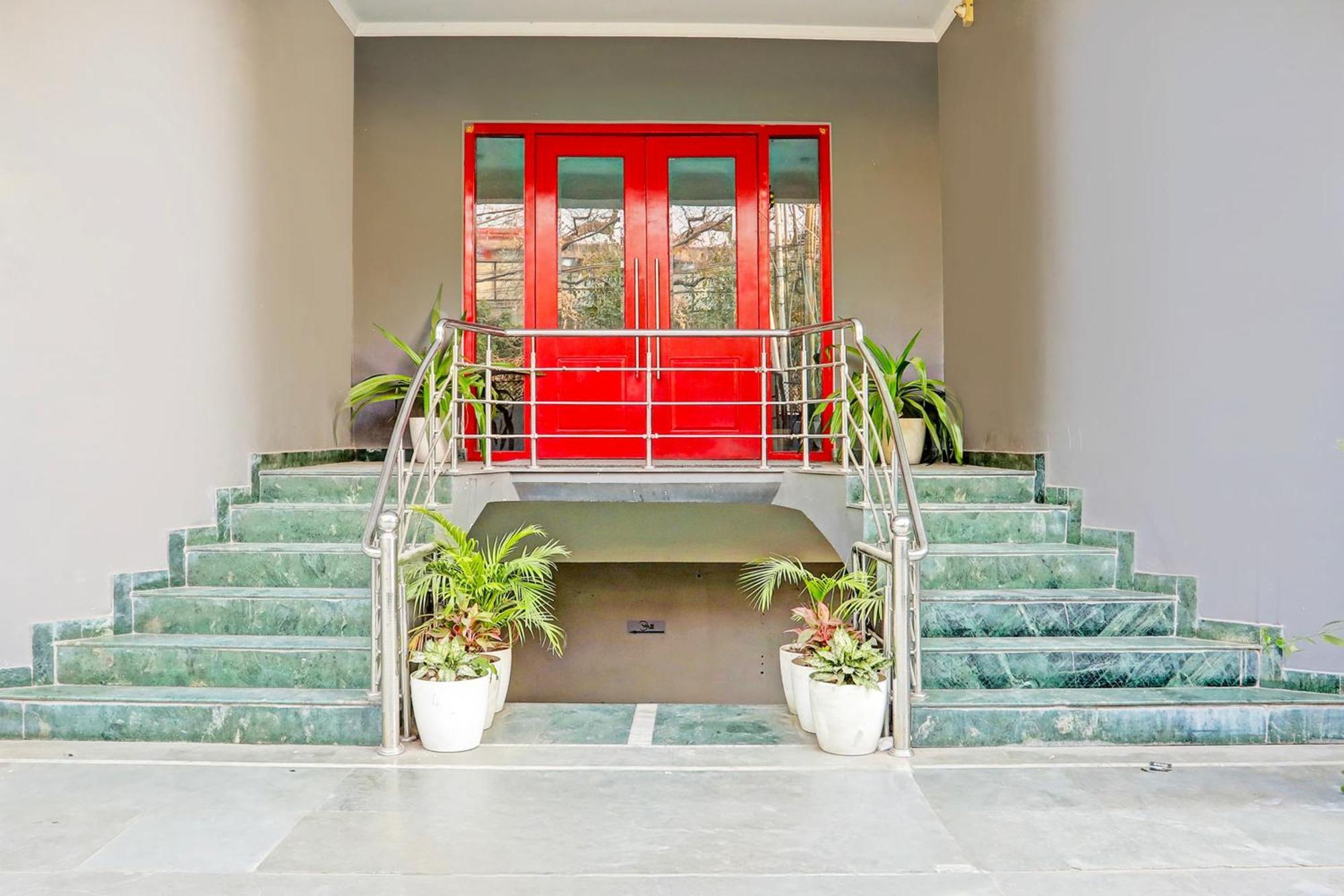 Super Townhouse Vijay Khand Gomti Nagar Lucknow Zewnętrze zdjęcie