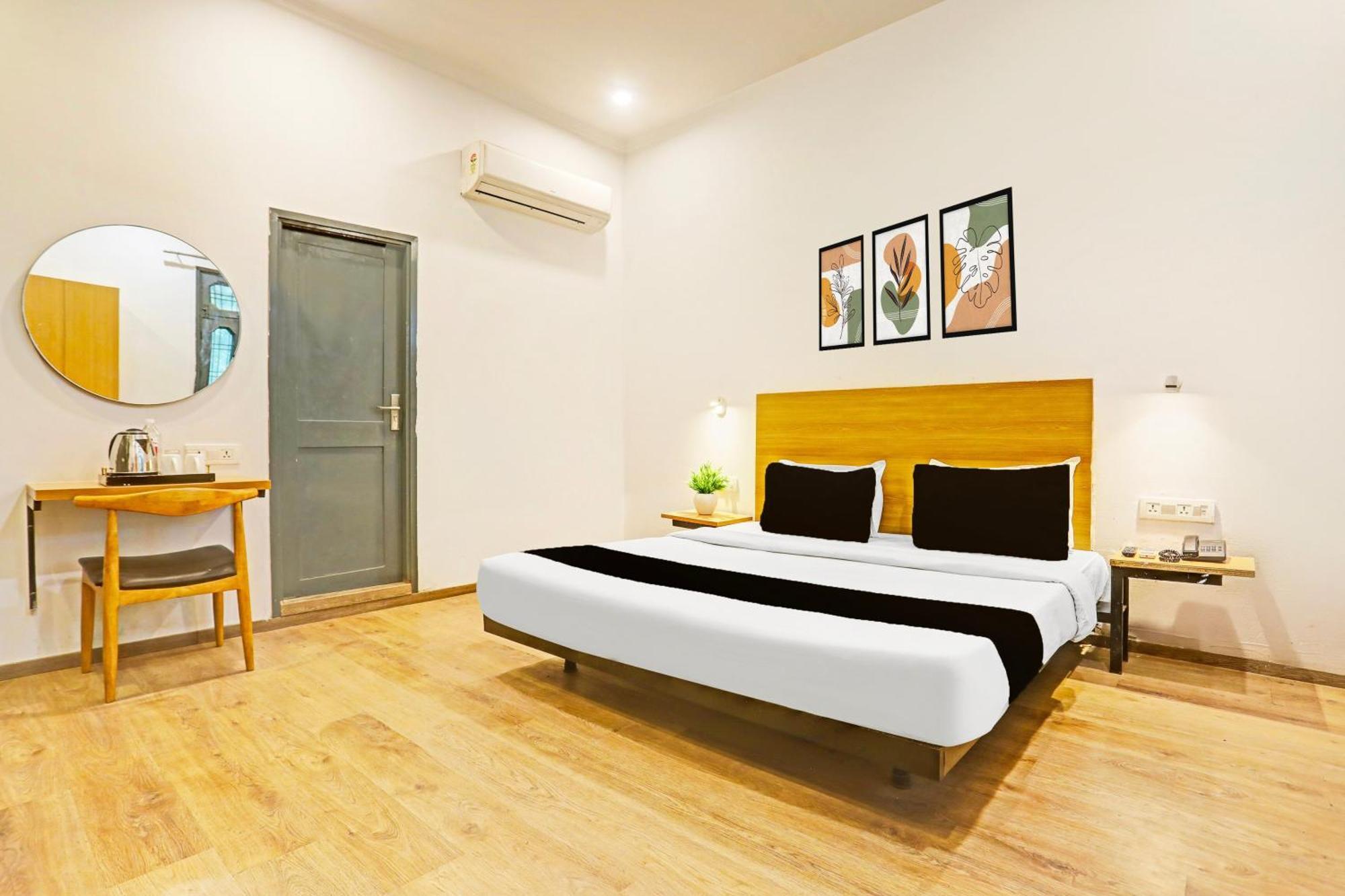 Super Townhouse Vijay Khand Gomti Nagar Lucknow Zewnętrze zdjęcie
