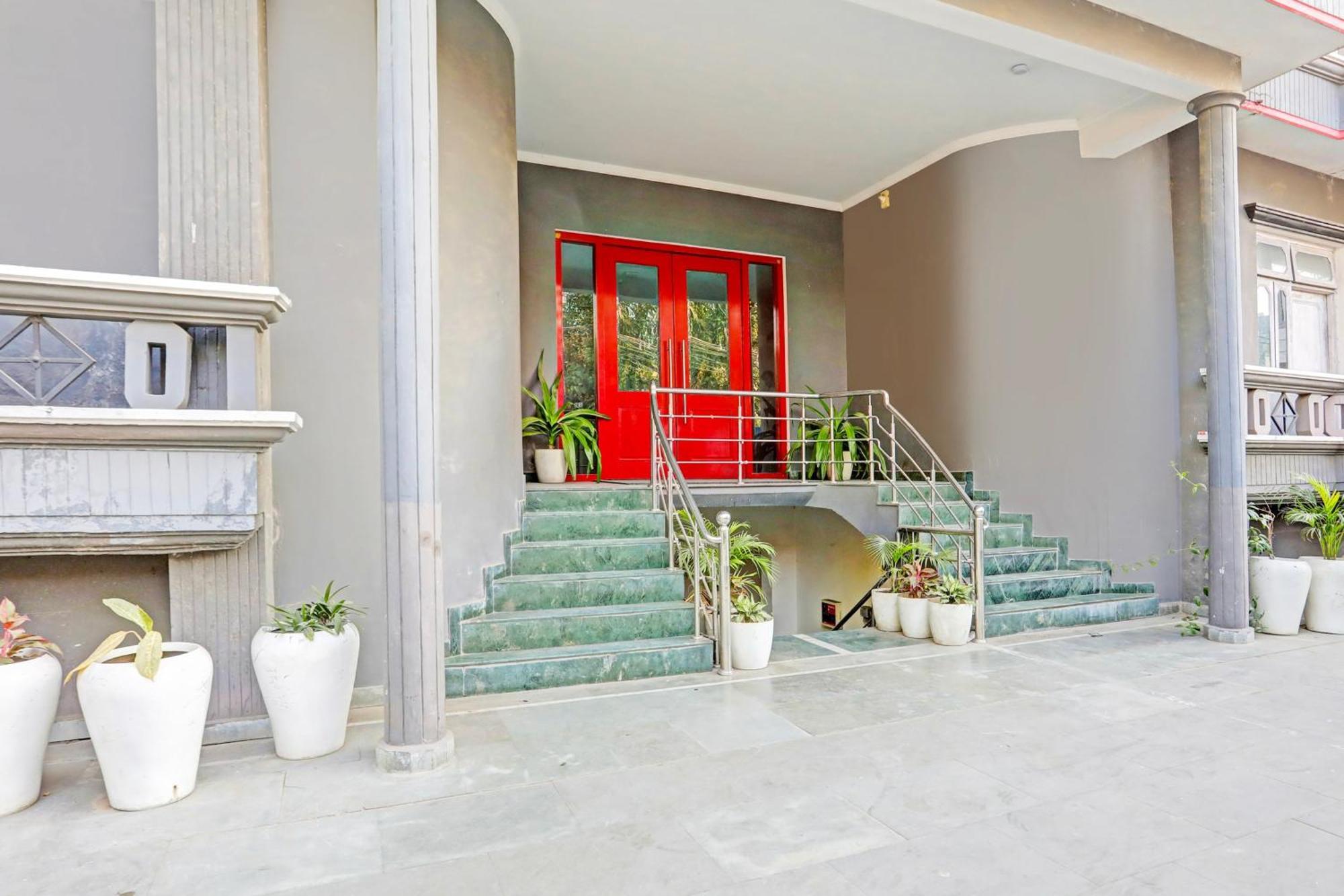 Super Townhouse Vijay Khand Gomti Nagar Lucknow Zewnętrze zdjęcie