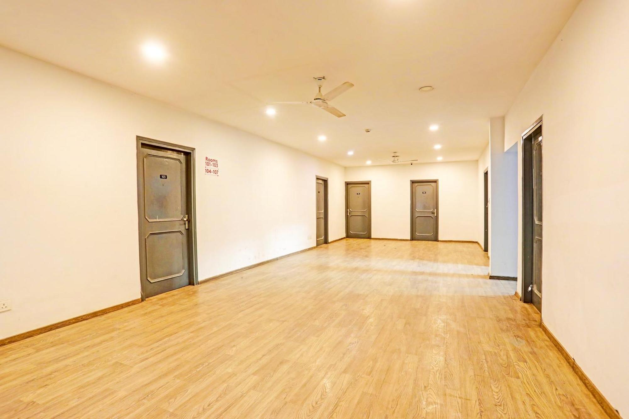 Super Townhouse Vijay Khand Gomti Nagar Lucknow Zewnętrze zdjęcie